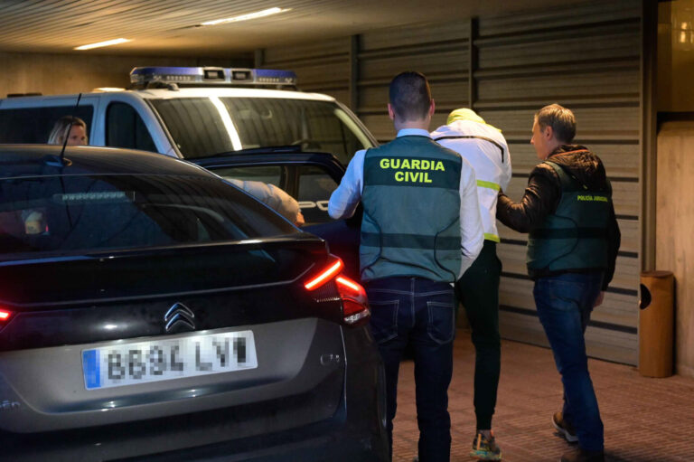 Decretan prisión sin fianza por homicidio para los dos detenidos por el crimen de Arteixo (A Coruña)