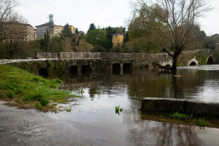 La borrasca ‘Domingos’ deja en Galicia más de 1.000 incidencias, ríos desbordados, árboles caídos y carreteras cortadas