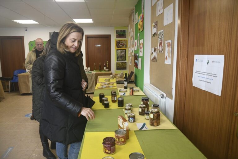 Elena Rivo participa en la XXVIII Fiesta de la castaña y de la seta para remarcar la potencialidad de estos productos