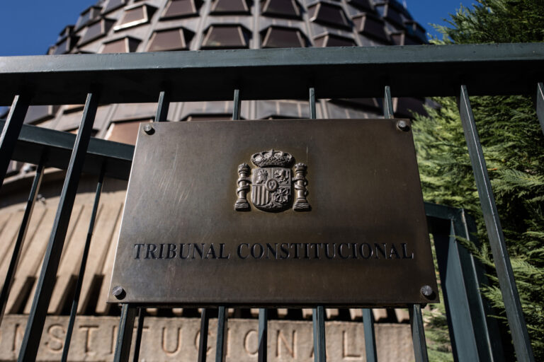 El TC admite a trámite el recurso del Gobierno contra la ley gallega de litoral y suspende el 40% de la norma