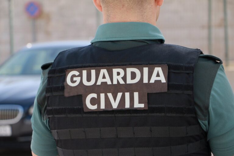 Un guardia civil acepta nueve meses de prisión por el hurto de 150 cartuchos de tinta de impresora
