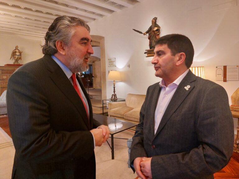 El delegado del Gobierno y el embajador en la Unesco evaluan posibles espacios gallegos para Patrimonio de la Humanidad
