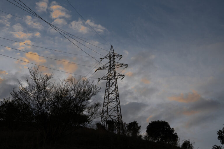 El precio de la luz sube este martes un 29%, hasta los 67,27 euros/MWh