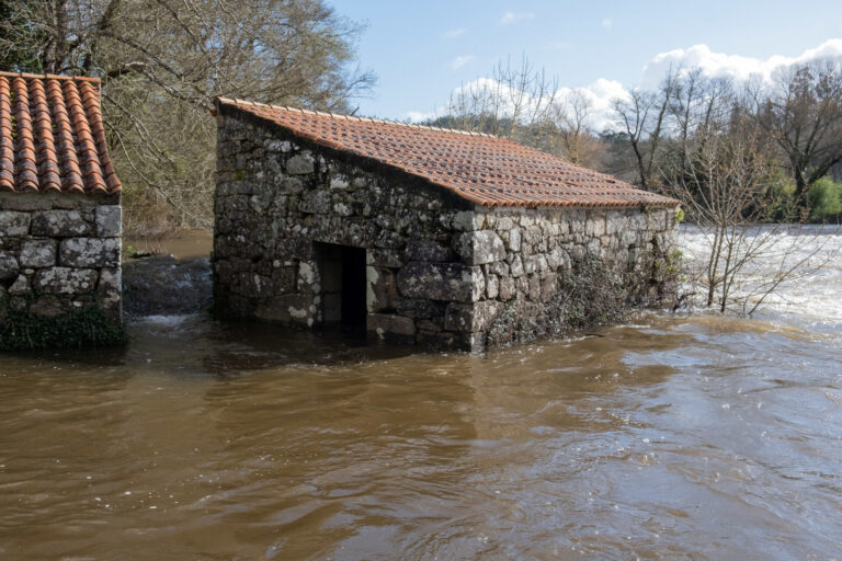 Suben a diez los ríos bajo vigilancia en Galicia por riesgo de desbordamiento