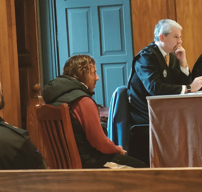 El jurado declara culpable al asesino confeso del hostal de Mondariz, y ve probada la alteración psíquica y la confesión
