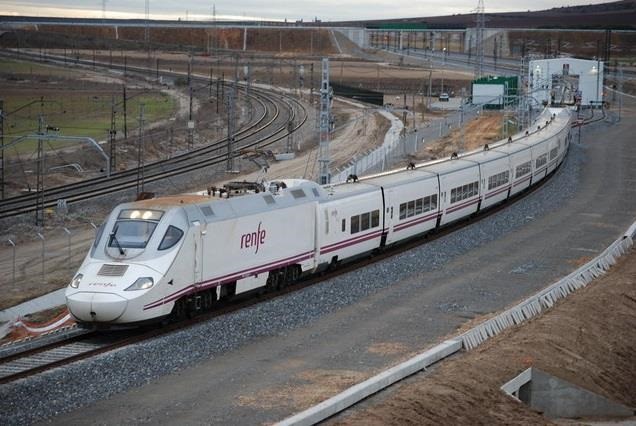 La circulación diaria de trenes de Renfe evita la emisión de 4,1 millones de toneladas de CO2 al año, según la compañía