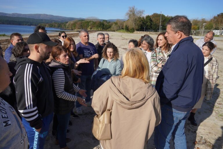 Besteiro urge a la Xunta medidas para las mariscadoras de la Ría de Arousa ante la mortalidad de bivalvos