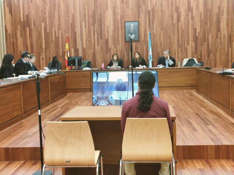 Problemas técnicos en la sala obligan a suspender el juicio contra un fisioterapeuta de Vigo acusado de abuso sexual