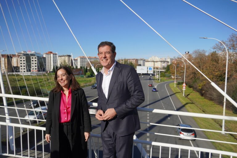 La alcaldesa de A Coruña sitúa en 2026 la finalización de la ampliación de Alfonso Molina, tras su adjudicación