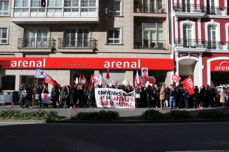 «Seguimiento total» en la huelga de trabajadoras de Perfumerías Arenal en la provincia de A Coruña
