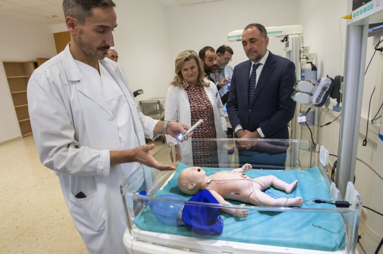 La Xunta invierte más de 350.000 euros en un simulador endovascular para practicar la intervención del ictus agudo