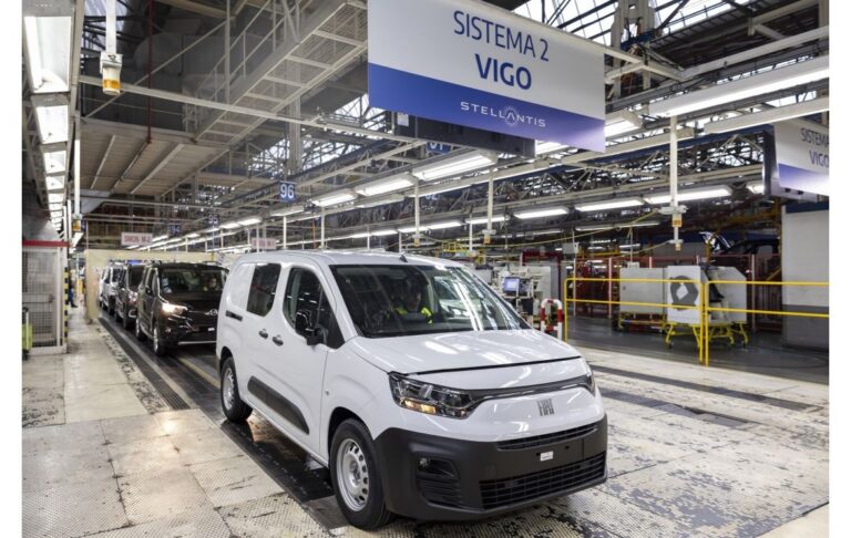 Stellantis Vigo vuelve a suspender la actividad de su Sistema 2 en el turno de noche del domingo por falta de piezas