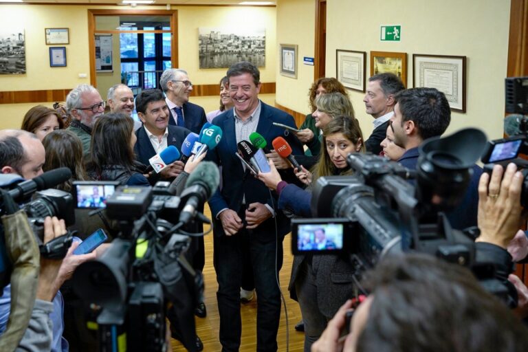 Besteiro asegura que Galicia tendrá el corredor de hidrógeno verde «sí o sí» y afea a Rueda que la Xunta no hizo «nada»