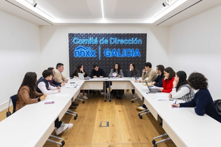 La nueva dirección de NNXX se reúne por primera vez con la idea de «construir el mejor futuro» para la juventud gallega