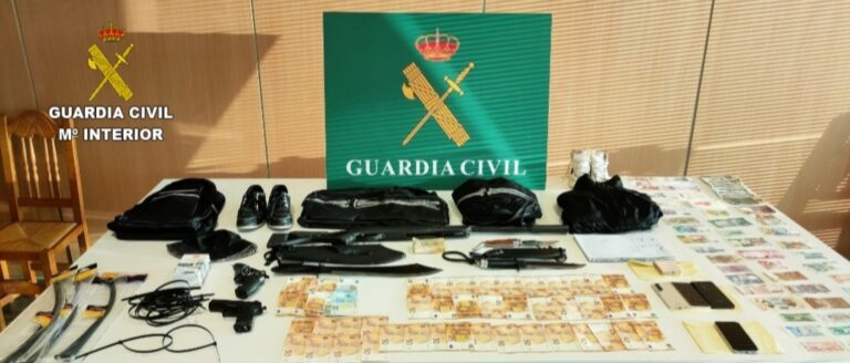 Detenidas cuatro personas por dos atracos a entidades bancarias en la provincia de Pontevedra