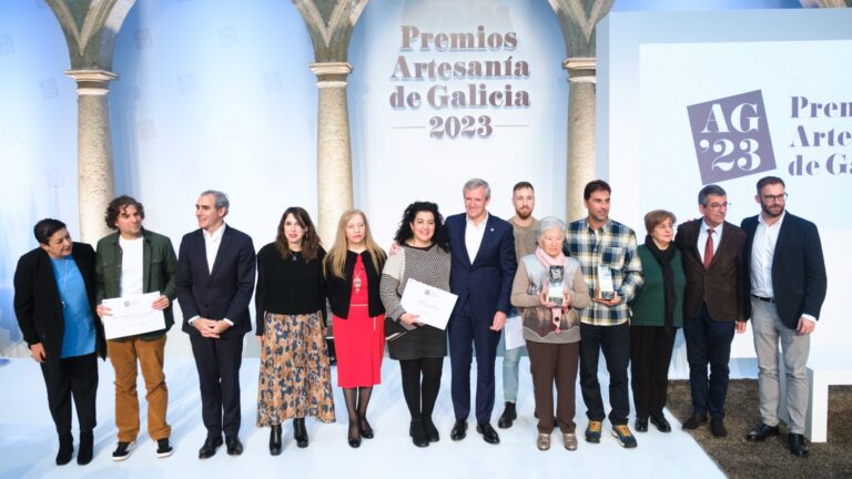 Francisco Millán recibe el Premio Artesanía de Galicia 2023 en un acto con galardón póstumo a Agapito González