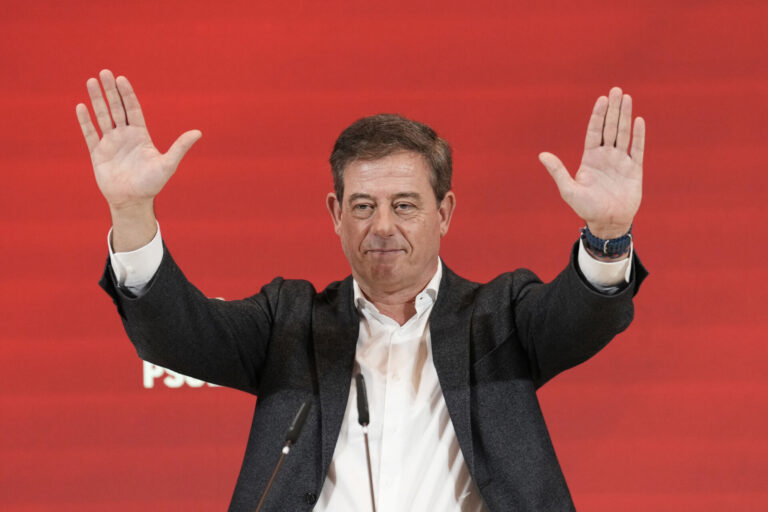 El PSOE cree que el PP adelanta las elecciones en Galicia para no seguir perdiendo votos