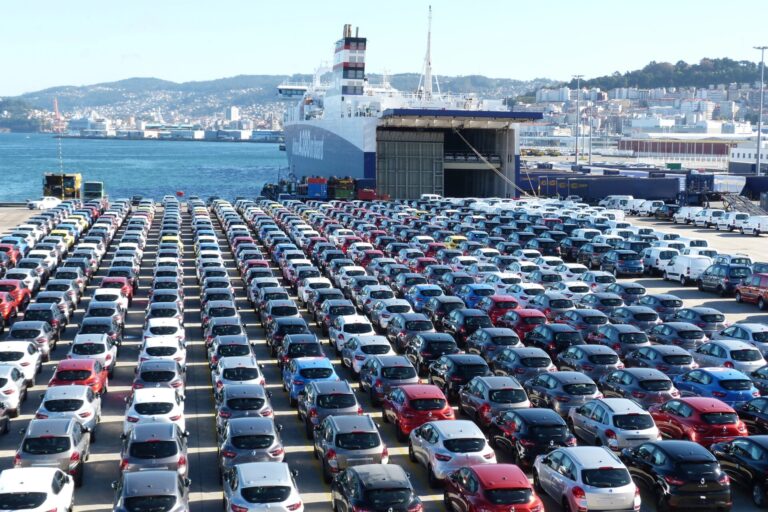 Los puertos gallegos de interés general registran un descenso en el movimiento de mercancías, excepto Vigo y Marín