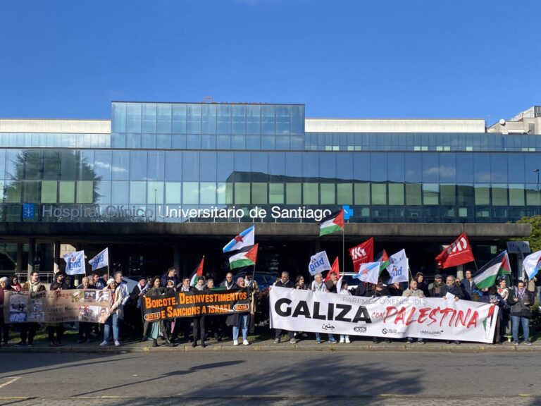 Sanitarios y asociaciones en defensa de Palestina protestan en Galicia contra los ataques a hospitales en Gaza