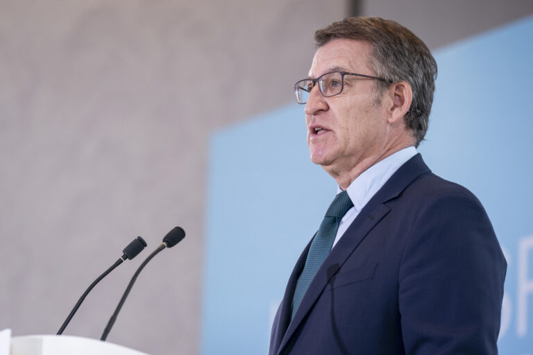 Feijóo recuerda su episodio con Beiras para afear la «doble moral» de la izquierda con el caso de Ortega-Smith