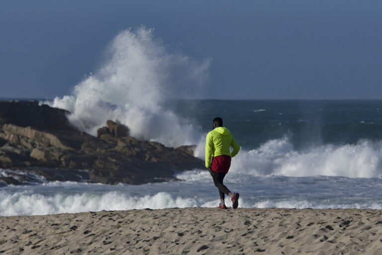 Alerta naranja este sábado por temporal costero en el litoral de la provincia de A Coruña