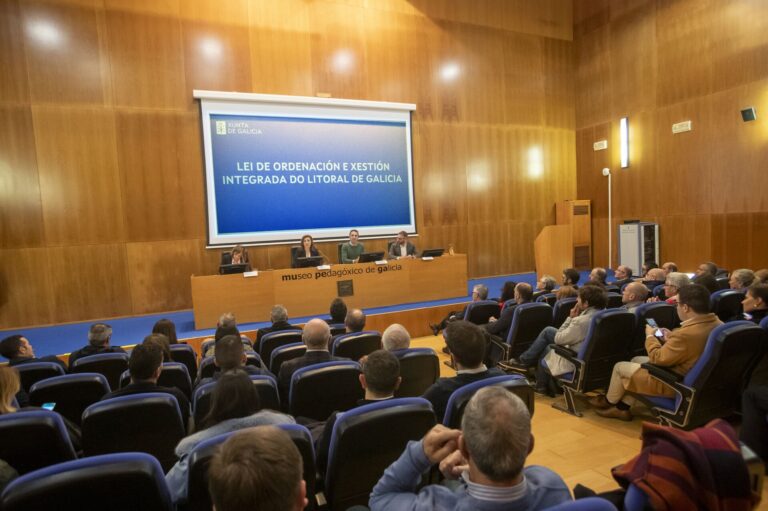 La Xunta reivindica su «exhaustiva» respuesta al «agravio» del Gobierno por su recurso contra la ley gallega del litoral