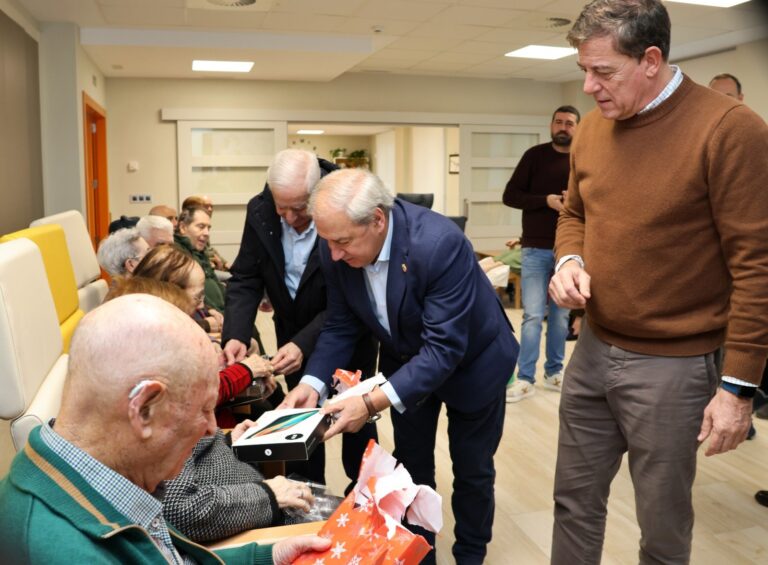 18F.- Besteiro (PSdeG) asegura que implantará en toda Galicia el modelo público de residencias de la Diputación de Lugo