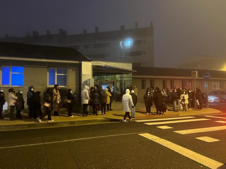 Las cerraduras de varios centros de salud y colegios de Lugo amanecen bloqueadas a primera hora de la mañana