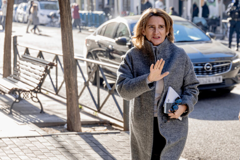 Ribera afirma que el Gobierno se pone «manos a la obra» en Galicia tras subir el nivel anticontaminación por los pellets