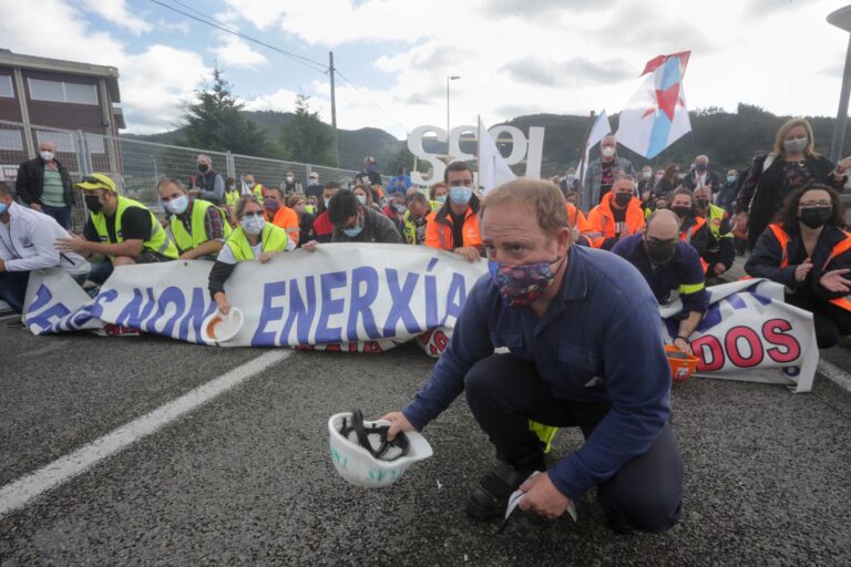 El comité de Alcoa San Cibrao pide «calma» para el rearranque y prevé que 32 cubas funcionen a finales de marzo