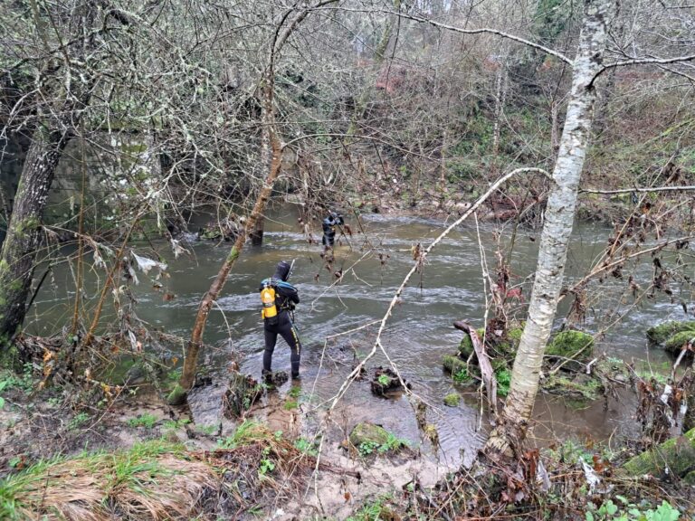 Reanudan por la zona del río Arenteiro la búsqueda de la mujer de 54 años desaparecida de O Carballiño (Ourense)