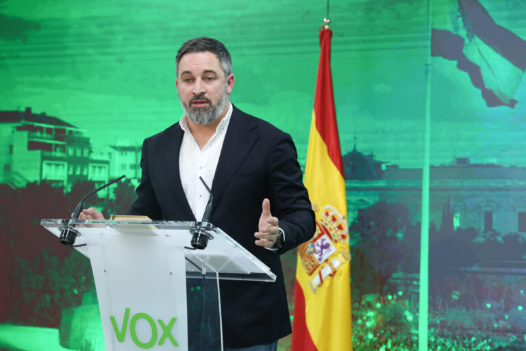 18F.- Vox replica a Feijóo que la formación tiene «la obligación» de concurrir a las gallegas y afea falta de propuestas