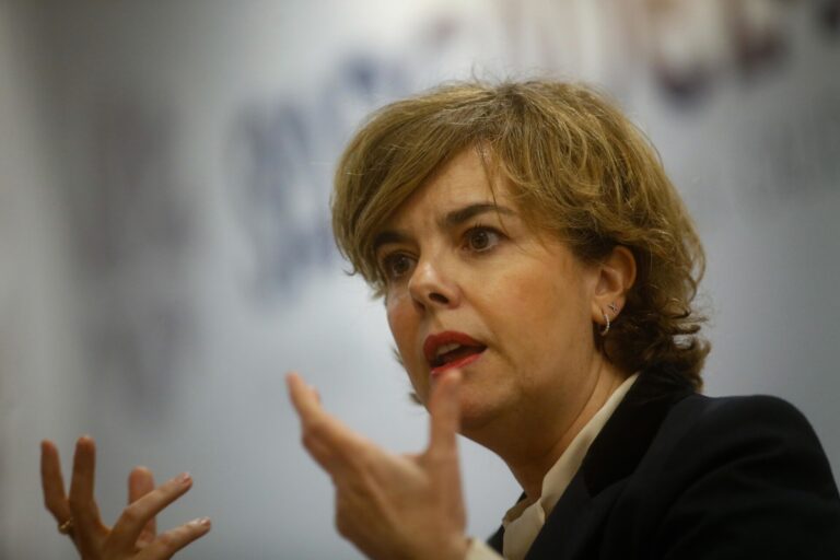 Sáenz de Santamaría, sobre partidos independentistas: «No es lo que pidan, es problema de lo que estás dispuesto a dar»