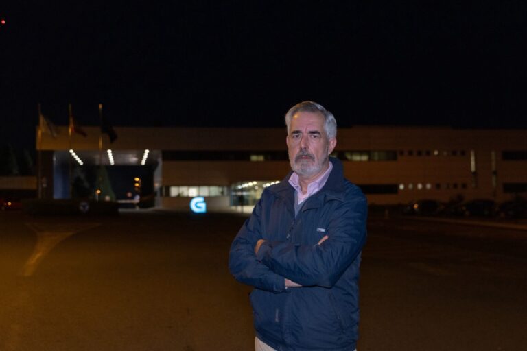 Debate.- El aspirante de Vox a la Xunta denuncia su «exclusión» del debate frente a las instalaciones de la TVG