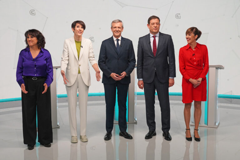 Debate 18 F.- Rueda defiende su gestión y promete bajar más tributos frente a una oposición que cuestiona sus datos