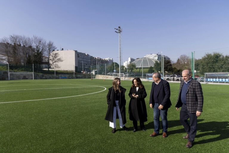 El Ayuntamiento de A Coruña concluye esta semana las obras del nuevo campo de fútbol de Eirís