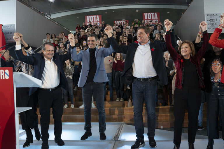(AM)18F.- Sánchez reivindica a Besteiro como voto útil y avisa: «No nos jugamos el futuro de Feijóo, sino el de Galicia»