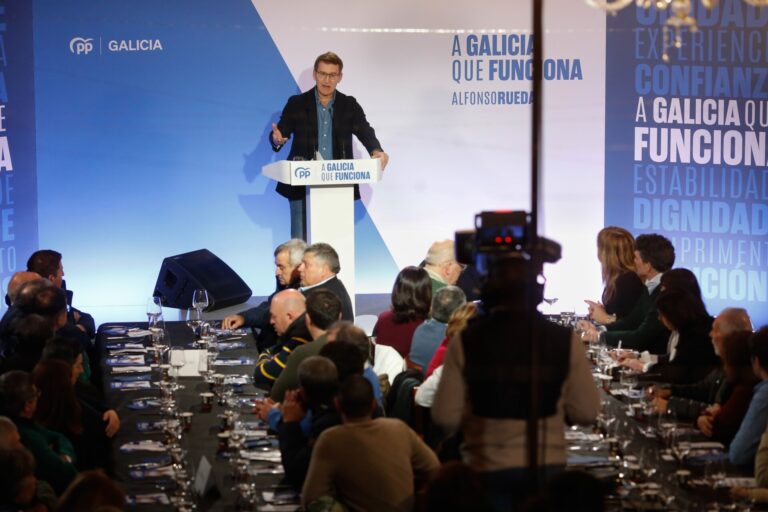 Feijóo cuenta que no tardó «ni un día en descartar» los votos de Junts, que le ofreció investirlo a cambio de amnistía