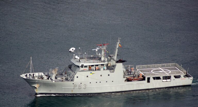 El patrullero de la Armada ‘Arnomendi’ inicia desde Ferrol la campaña de vigilancia e inspección de pesca