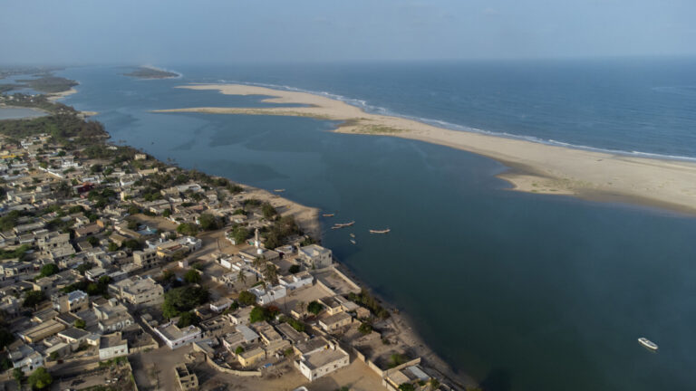 Agareso presenta ‘La Brecha’, un reportaje multimedia que analiza el avance del mar en el norte de Senegal