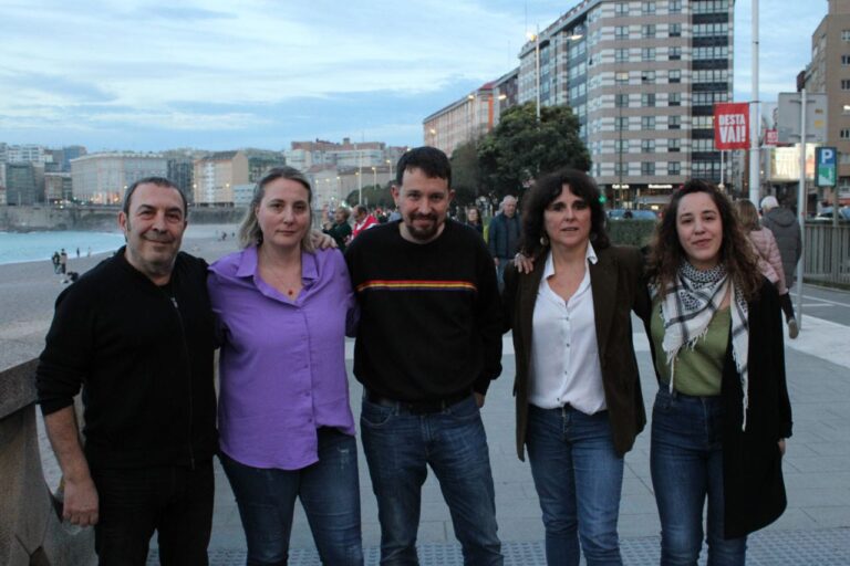18F.- Pablo Iglesias aparece por ‘sorpresa’ en A Coruña para dar su apoyo a Faraldo y difunde un vídeo