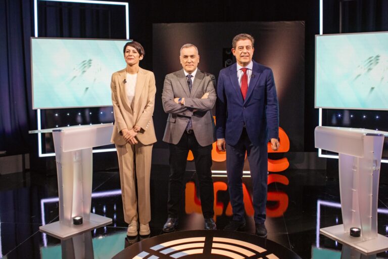 Debate 18F.- Pontón defiende que zonas productoras tengan una tarifa más barata y Besteiro convertir excedente en empleo