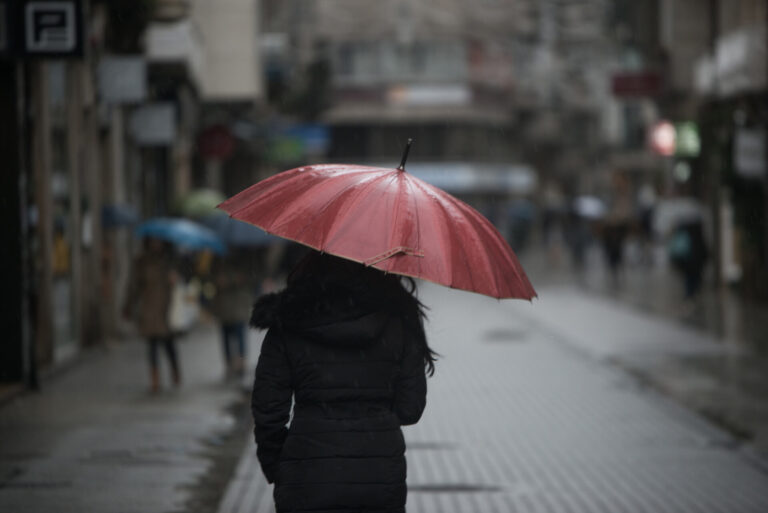 18F.-Un frente frío afectará a Galicia en el domingo electoral, con cielos cubiertos y lluvias en la mitad norte