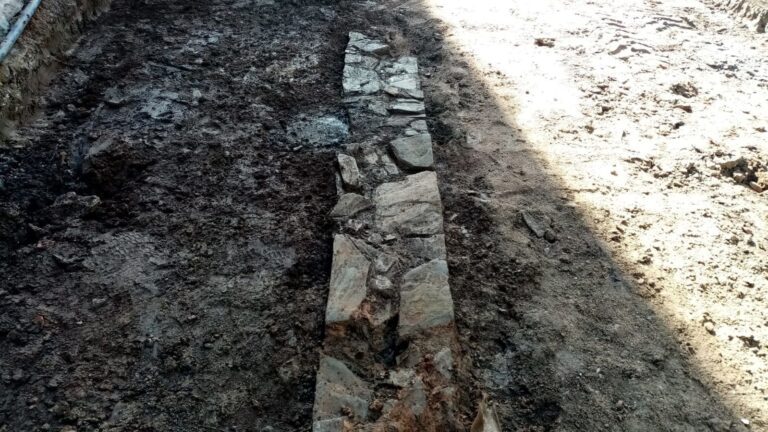 Hallan tramos de muro de mampostería de origen romana en Lugo, durante unas obras en la calle Ramón y Cajal