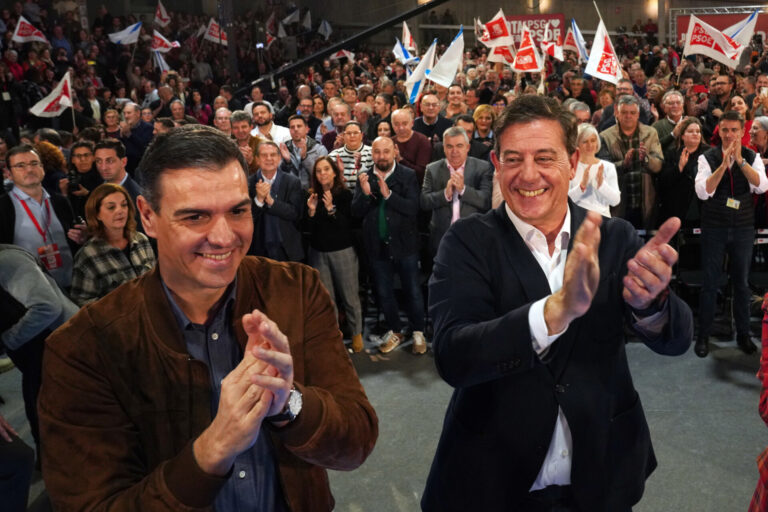 (AM)18F.-Besteiro llama a «salir a ganar» este domingo y avisa a PP: «El voto de los gallegos no está en venta»