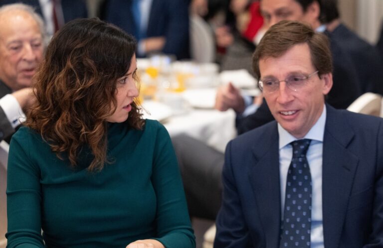 Almeida ensalza que Feijóo ha ganado todas las elecciones desde que preside el PP y destaca su «fortaleza» en Galicia