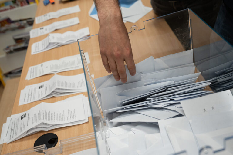 18F.- El PSdeG fue tercera fuerza en 73 de los ayuntamientos que gobierna y solo en cinco consiguió ser la más votada