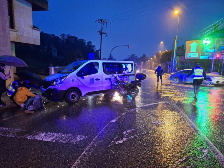 Herido grave un motorista tras impactar contra una furgoneta en Vigo