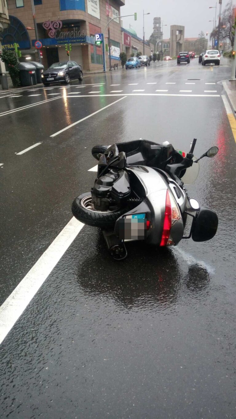 Interceptados en Vigo dos conductores que quintuplicaban la tasa de alcohol permitida, uno de ellos tras caer de su moto