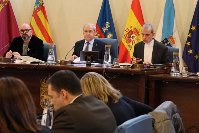 La Diputación de Lugo culpa a la Xunta de «incumplir» el proceso de estabilización y exige el fin de la «temporalidad»